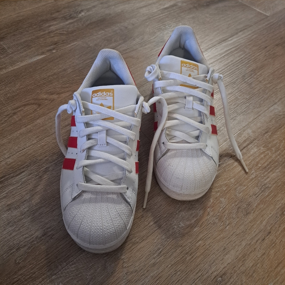 Adidas Men's Classic Superstar Sneakers White with Red Stripes Size 7